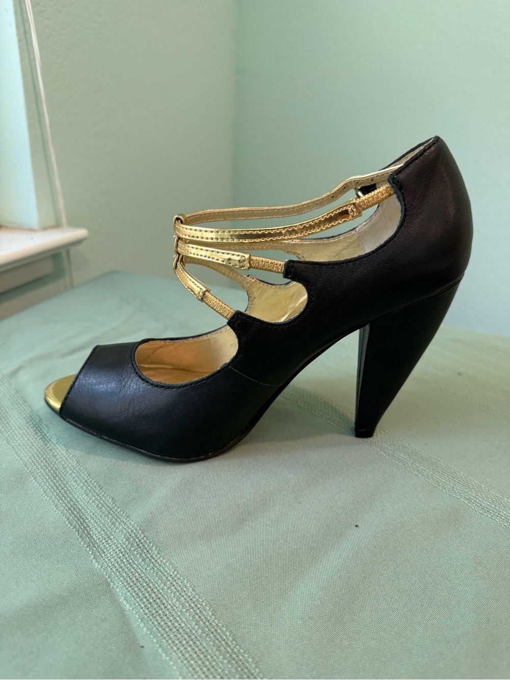 Seychelles “Heart Grows Fonder” Retro Leather Pump 10 BNIB